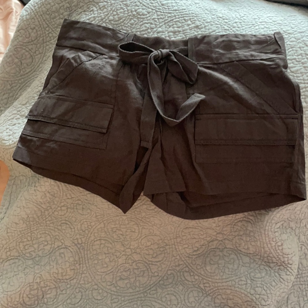 New without tag- Rip Curl linen tiki shorts in size L.